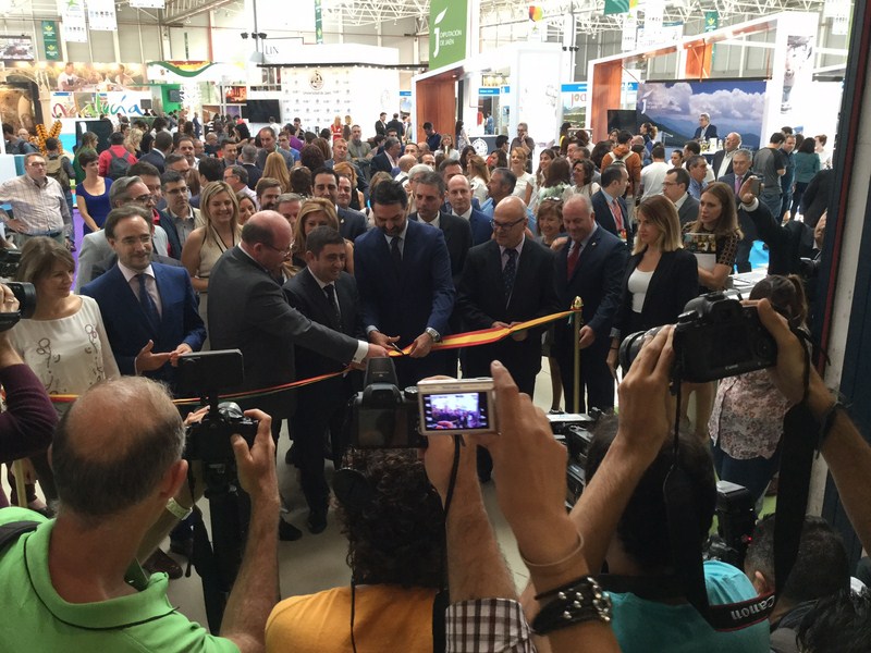 El Consejero de Turismo destaca durante la inauguración de Tierra Adentro la internacionalización de