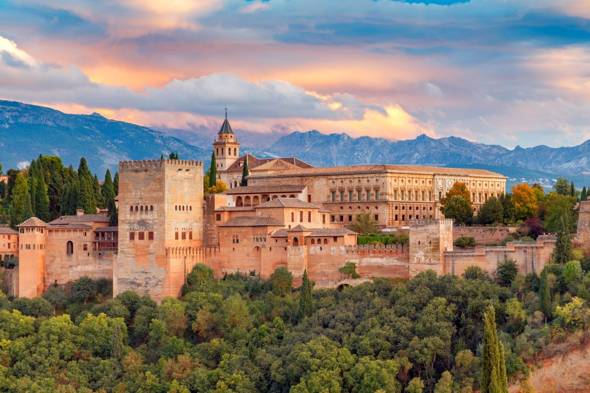Andalucía se sitúa como principal destino nacional con un 16,6% del total de viajes en el primer trimestre