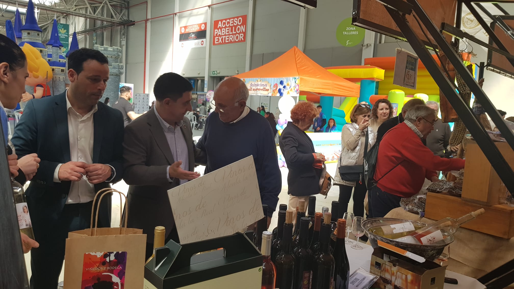 Masiva afluencia de visitantes en la primera jornada de la Feria de los Pueblos que organiza la Diputación de Jaén