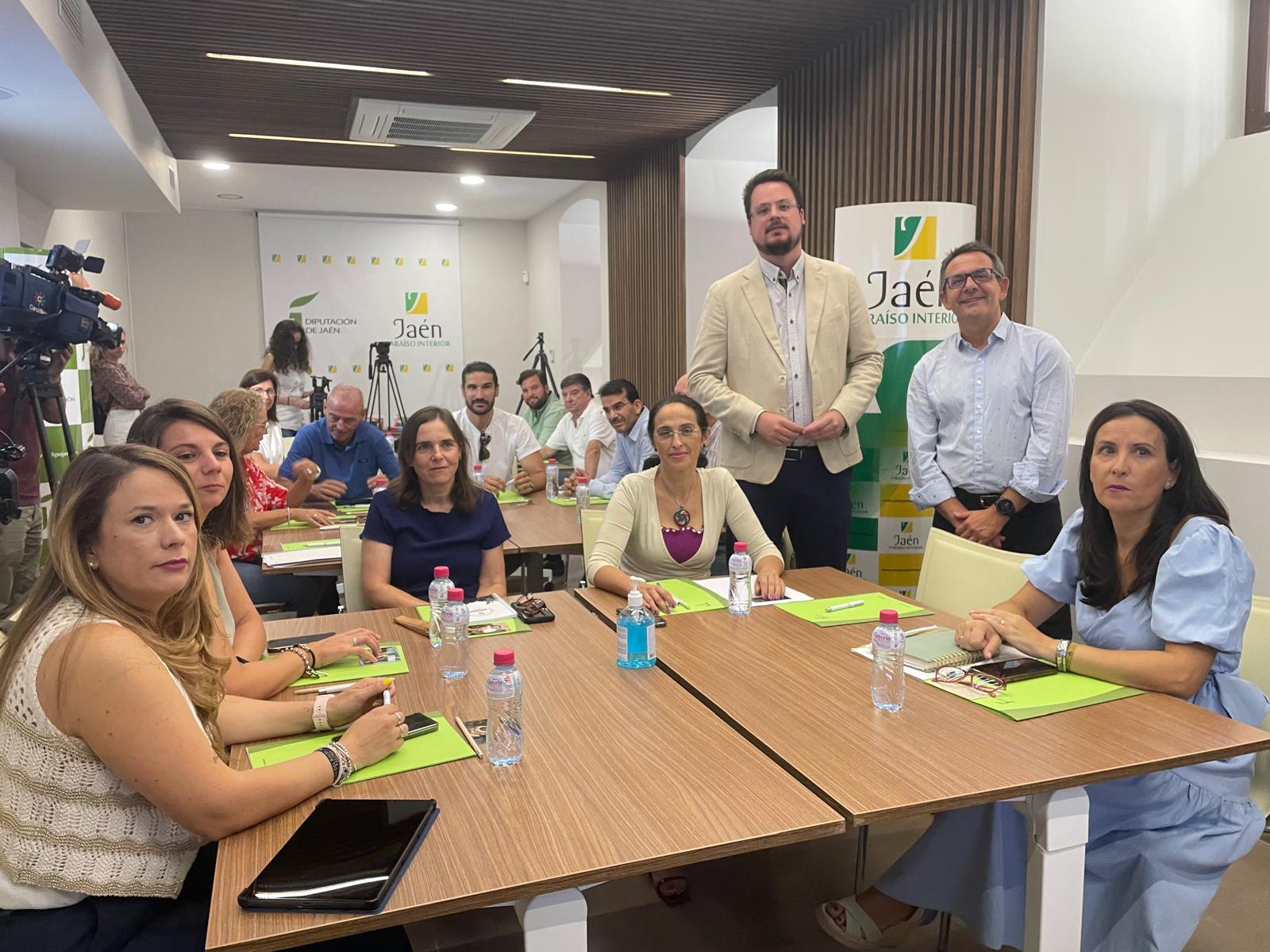 El diputado de Promoción y Turismo inaugura la jornada formativa “Diseño de experiencias oleoturísticas”