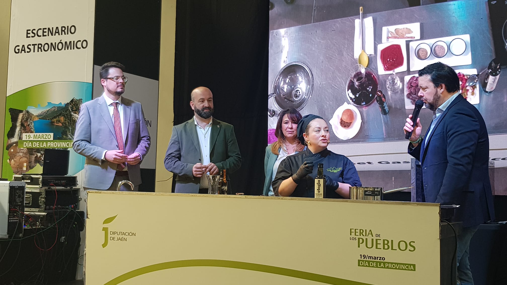 La Feria de los Pueblos acoge una demostración culinaria del Parque Natural de Cazorla, Segura y Las Villas