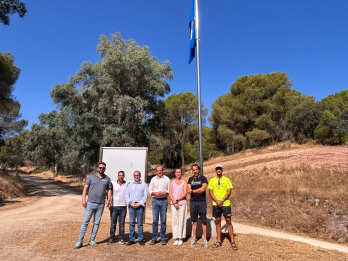 El Encinarejo vuelve a izar la Bandera Azul