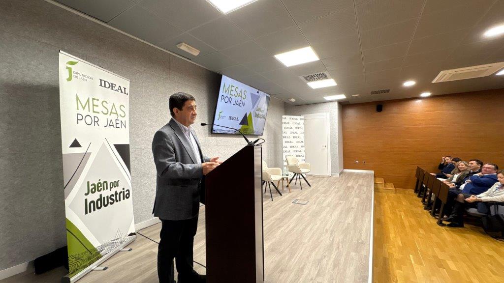 El presidente de la Diputación participa en la clausura de las Mesas por Jaén organizadas por el periódico Ideal