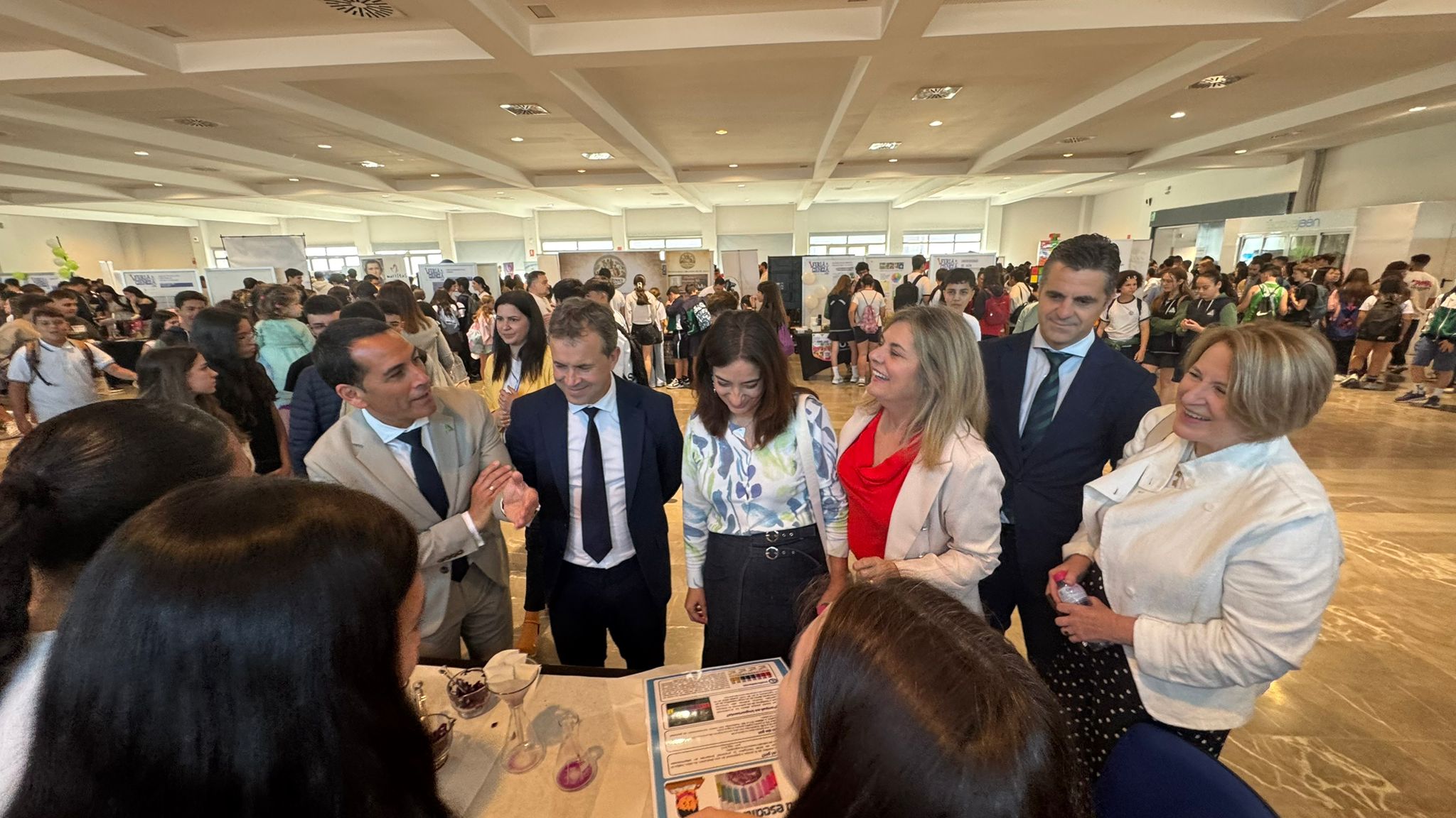 Más de 2.000 estudiantes participan en la I Feria de la Ciencia en IFEJA, en cuya organización colabora la Diputación