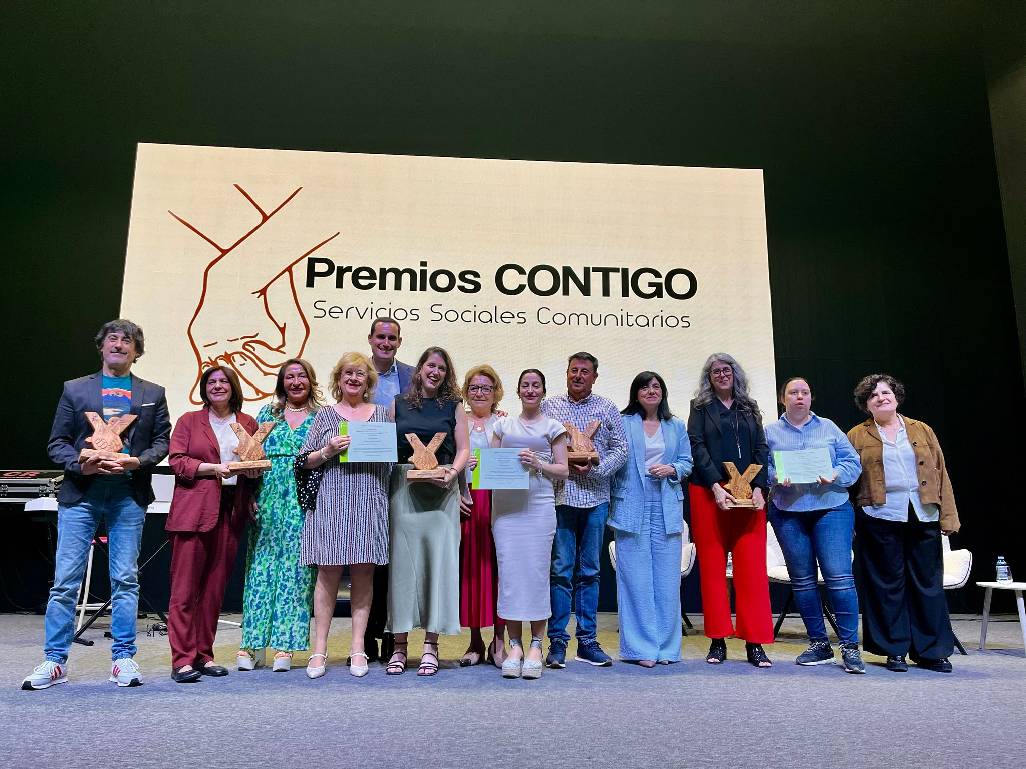 La Diputación reconoce con los I Premios Contigo la labor de los profesionales de los servicios sociales comunitarios en un acto celebrado en IFEJA