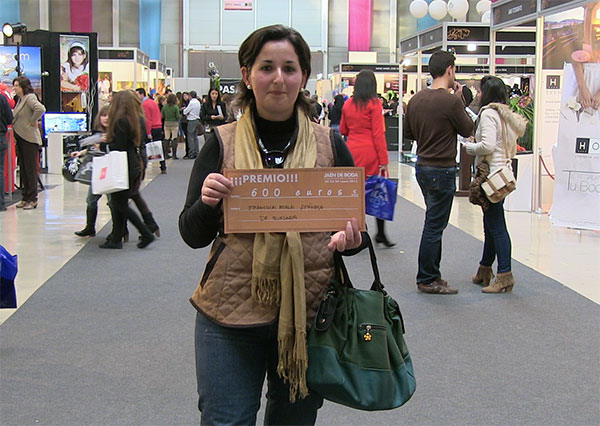 Francisca Muela de Quesada fué la ganadora del sorteo de 600 Euros en Jaén de Boda