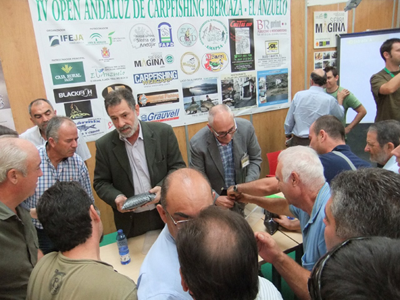 Multitudinaria presentación del perdigón libre de plomo de la RFEC en Ibercaza