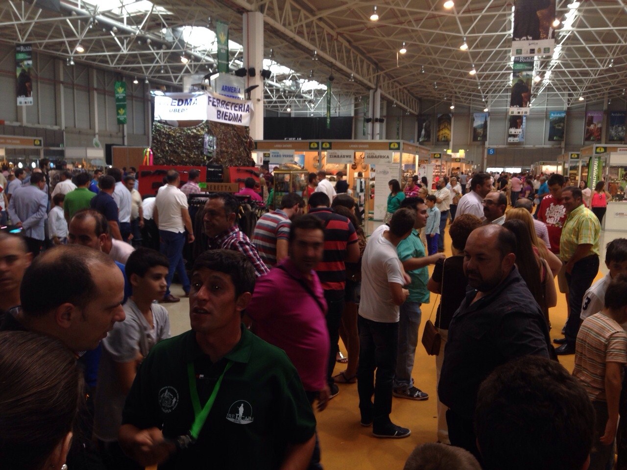 Los cazadores y pescadores responden de forma