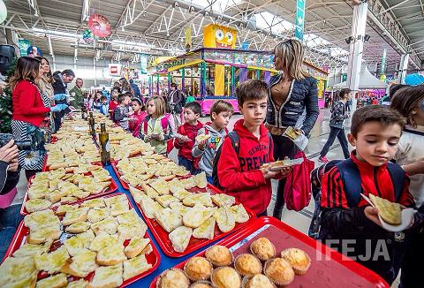 Feduca celebra su tradicional desayuno saludable en el que han participado más de 1.000 escolares de