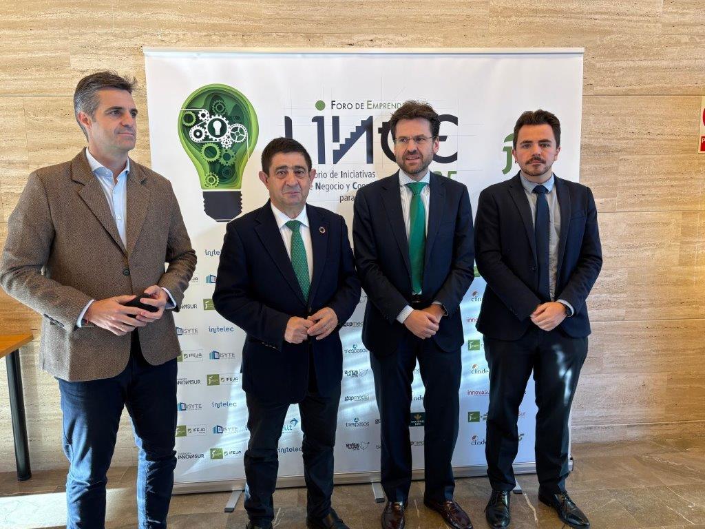 Reyes resalta en el Foro LINCE 2025, que se celebra hoy en IFEJA, el talento y las oportunidades para emprender que existen en la provincia 